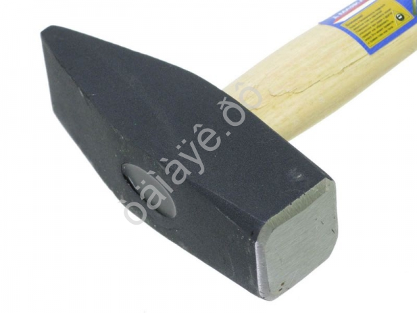 Молоток слесарный 300гр. с деревянной рукояткой МАЯКАВТО™1/60/_ Молоток слесарный 300гр. с деревянной рукояткой МАЯКАВТО™1/60/_