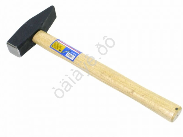 Молоток слесарный 800гр. с деревянной  рукояткой МАЯКАВТО™1/18_